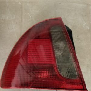 XFB101010 Piloto trasero izq mg zs rover 400 45 ( USADO CON PEQUEÑA FISURA )